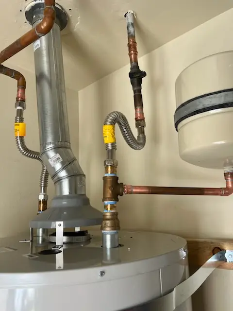 Water heater installation and plumbing repair in Lakeside Woods